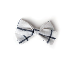 Load image into Gallery viewer, Navy Grid Bow
